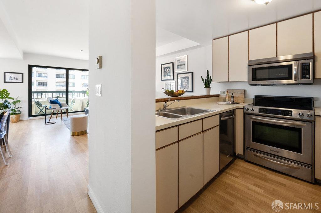601 Van Ness Avenue # 827