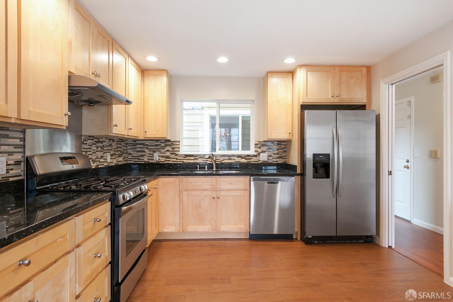 721-723 32nd Avenue