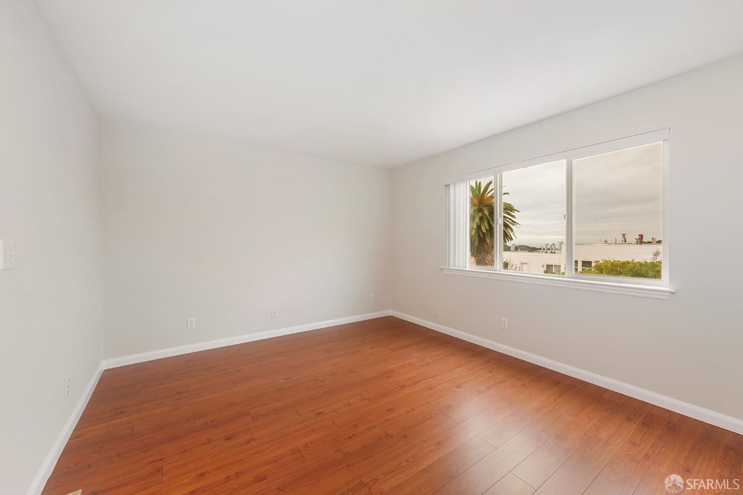 721-723 32nd Avenue