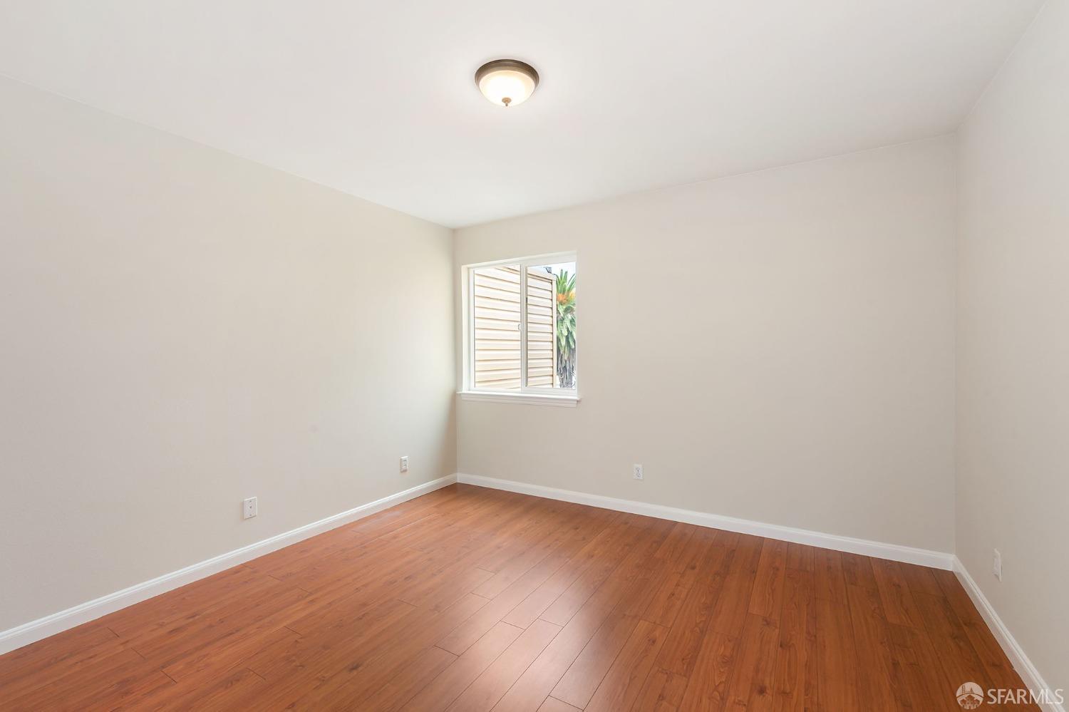 721-723 32nd Avenue