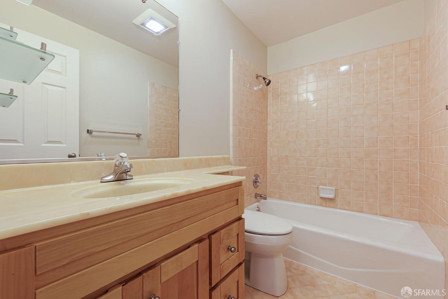 721-723 32nd Avenue