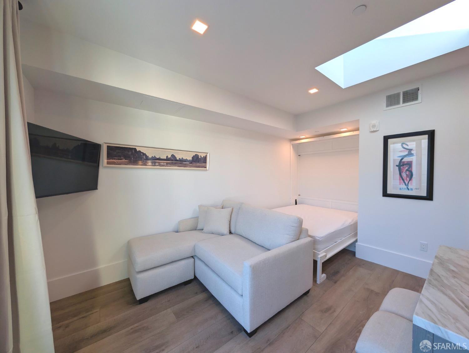 1288 Howard Street # 614