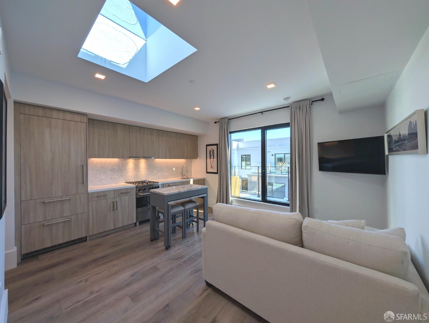 1288 Howard Street # 614