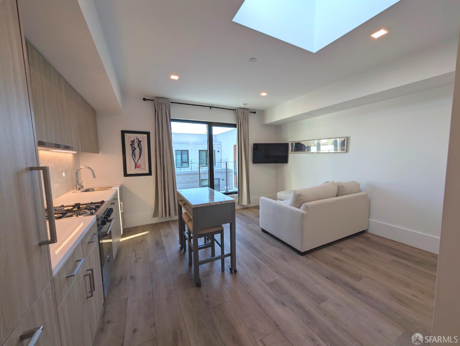 1288 Howard Street # 614