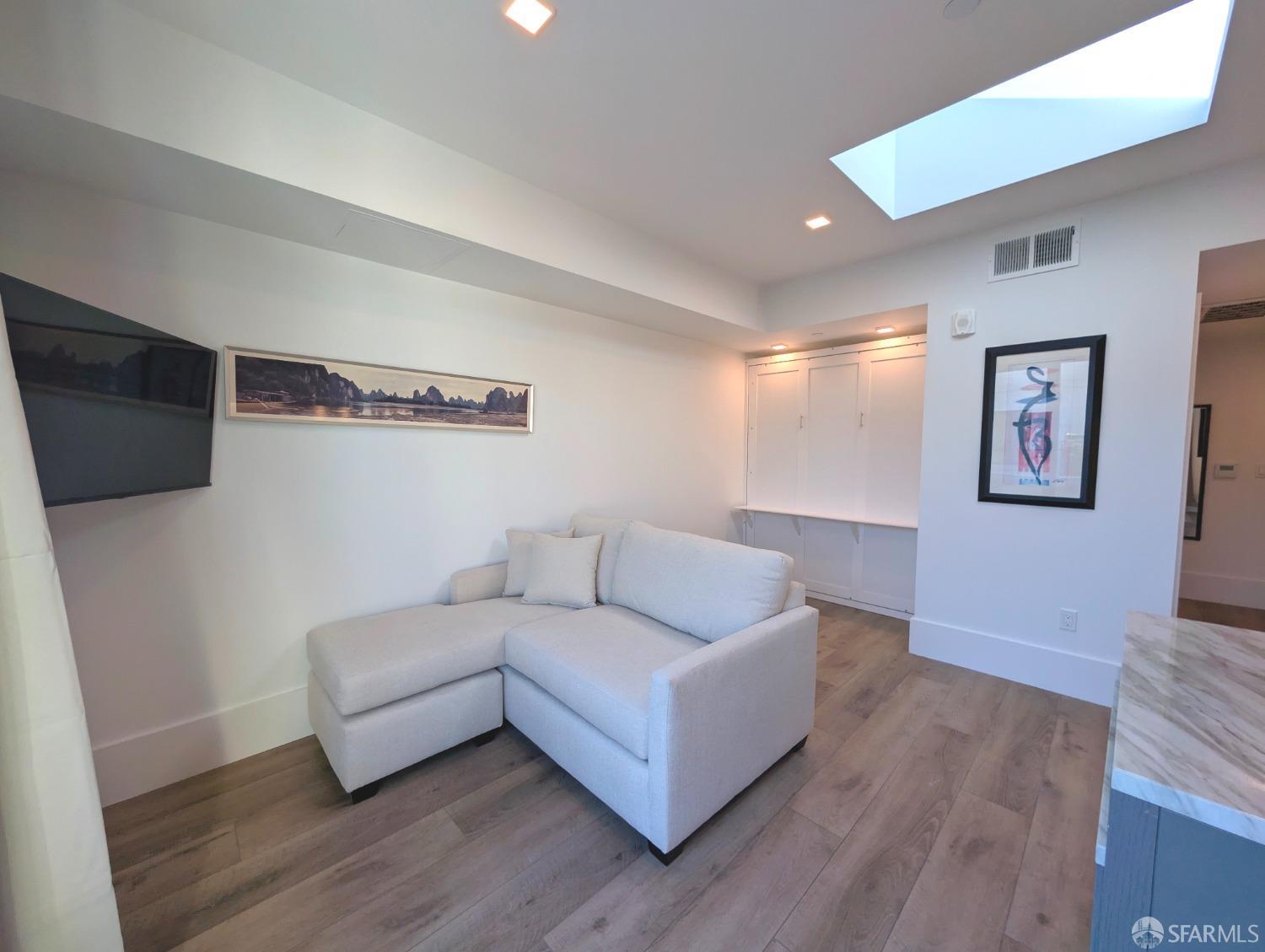 1288 Howard Street # 614