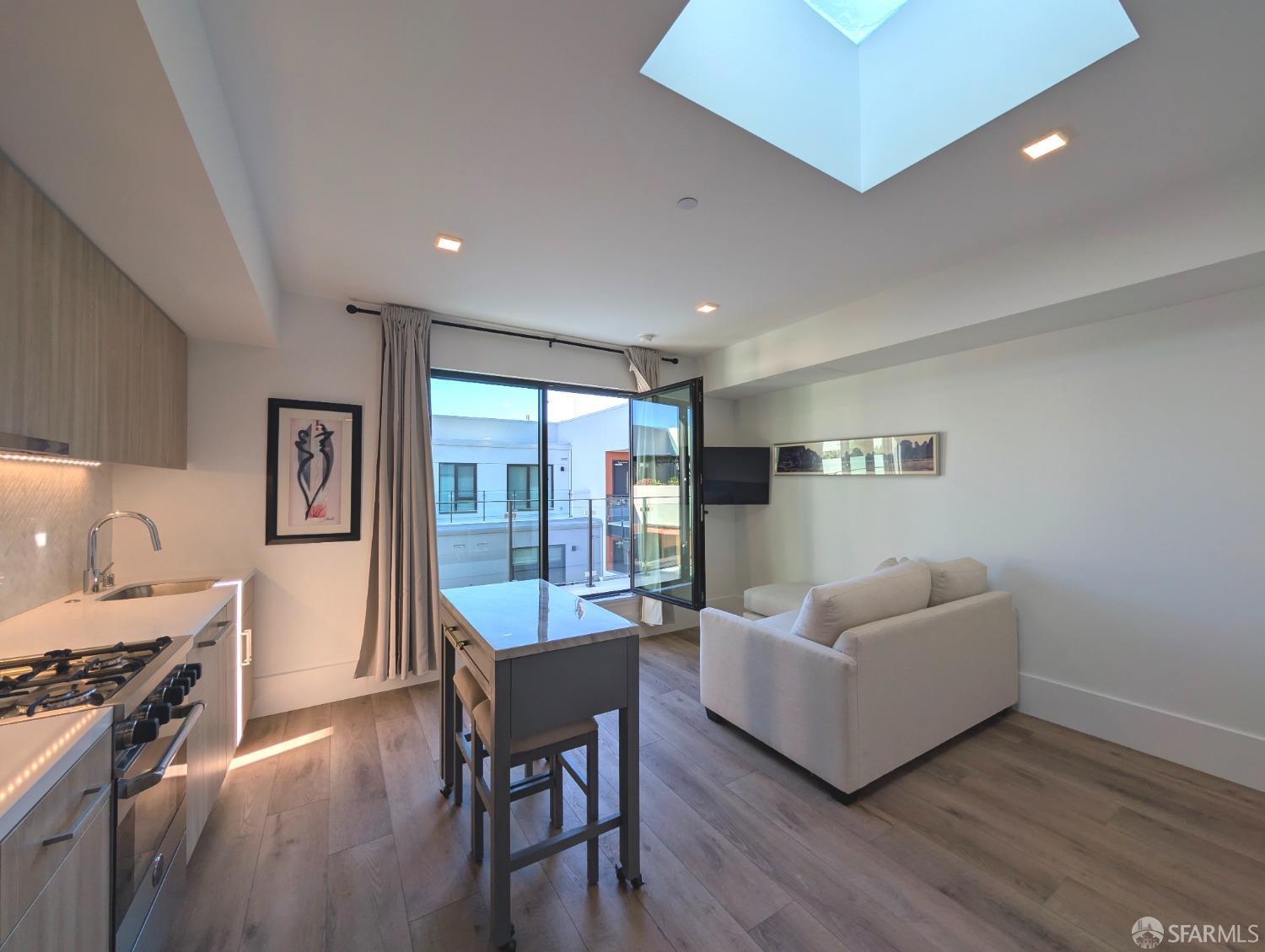 1288 Howard Street # 614