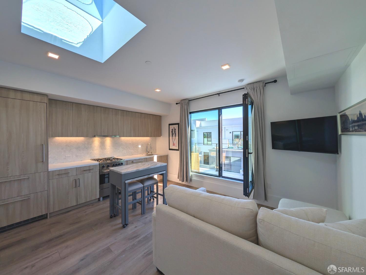 1288 Howard Street # 614