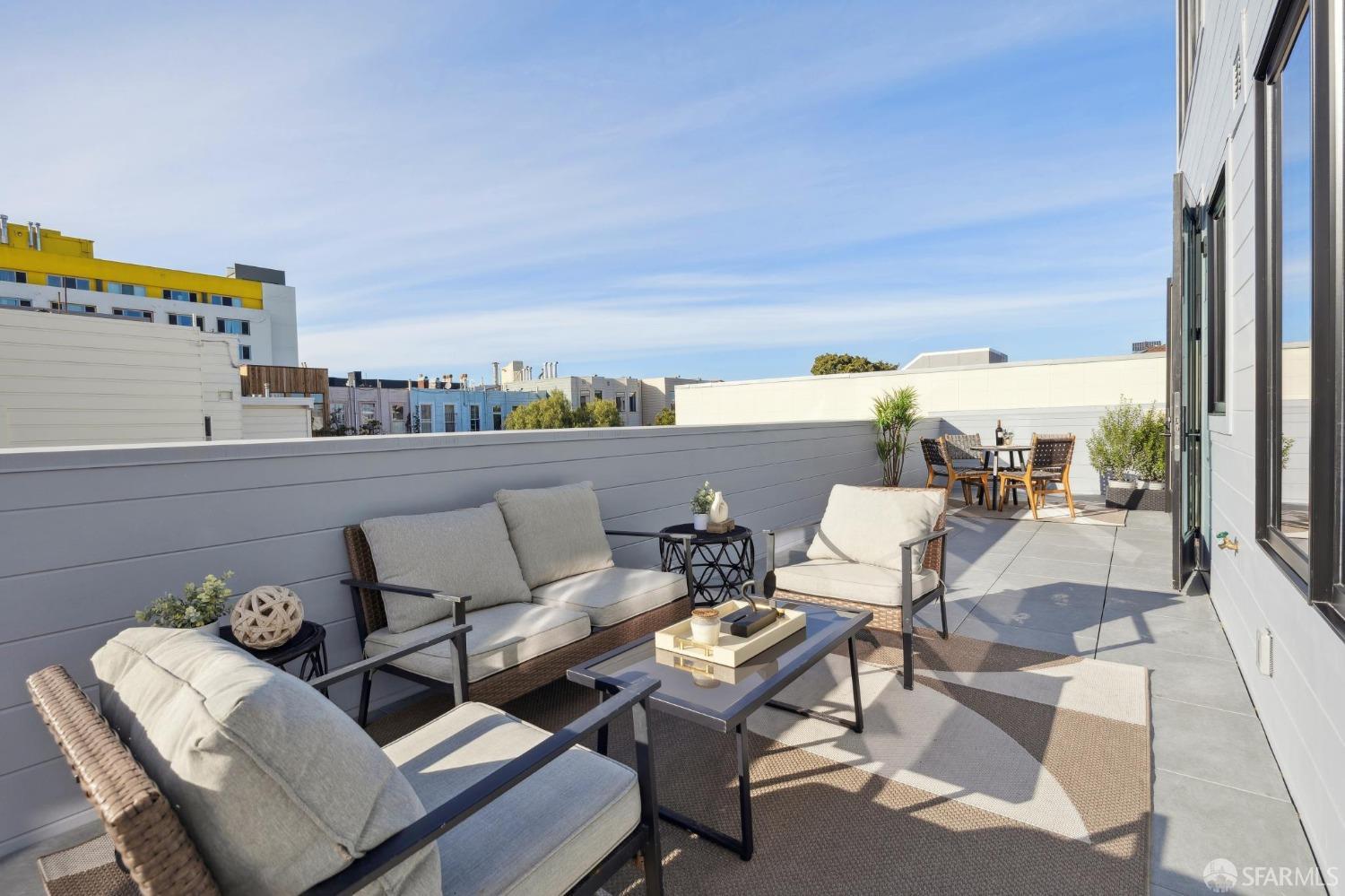 986 South Van Ness Avenue # 403
