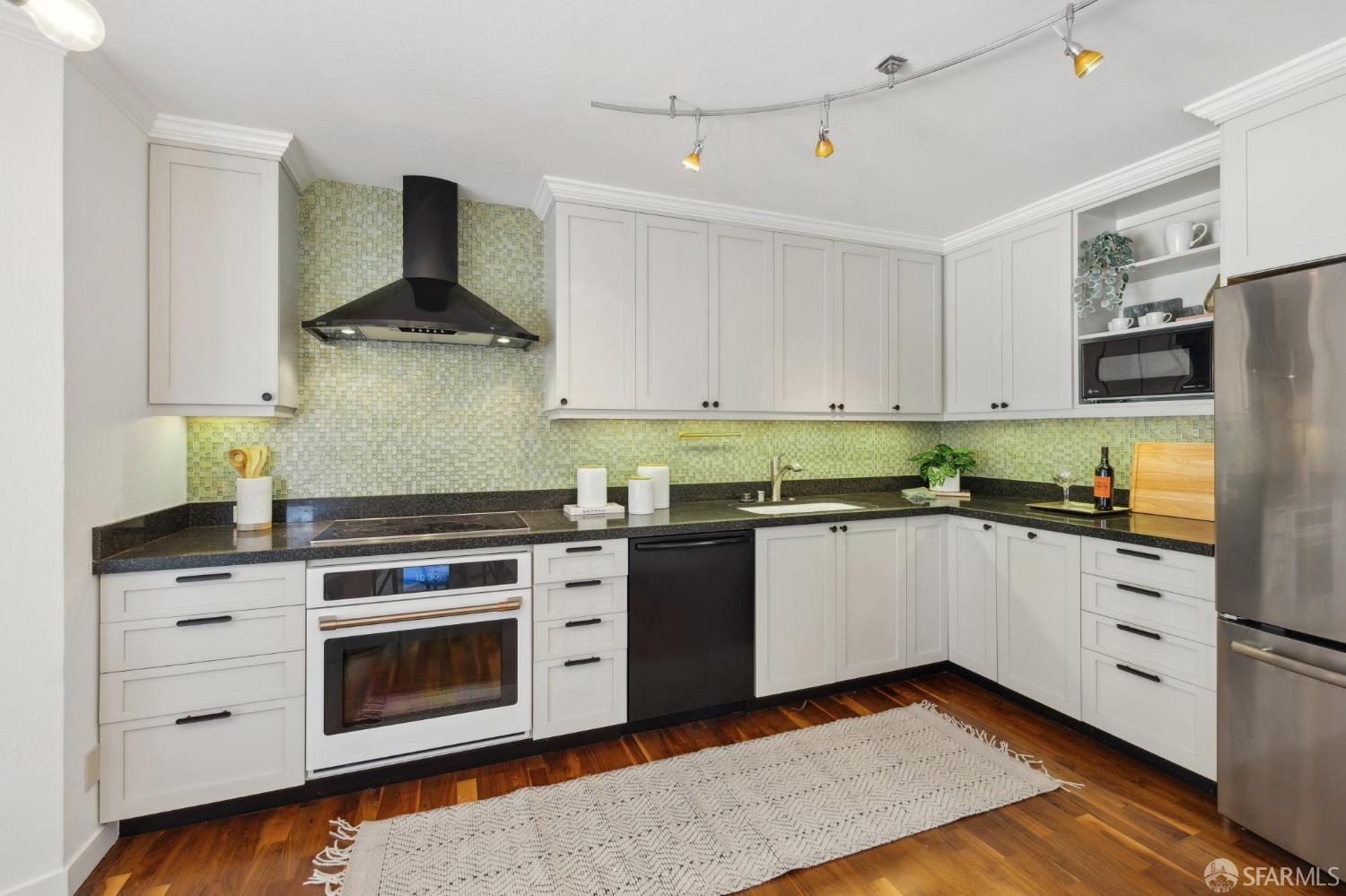 650 Steiner Street # 6