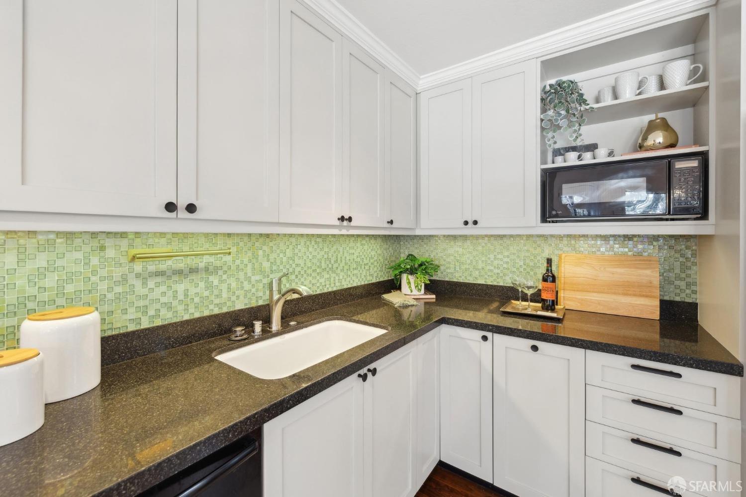 650 Steiner Street # 6