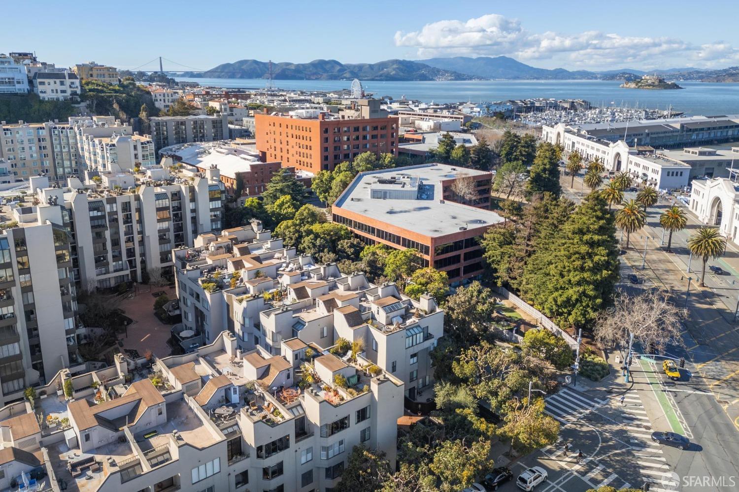 156 Lombard Street # 32