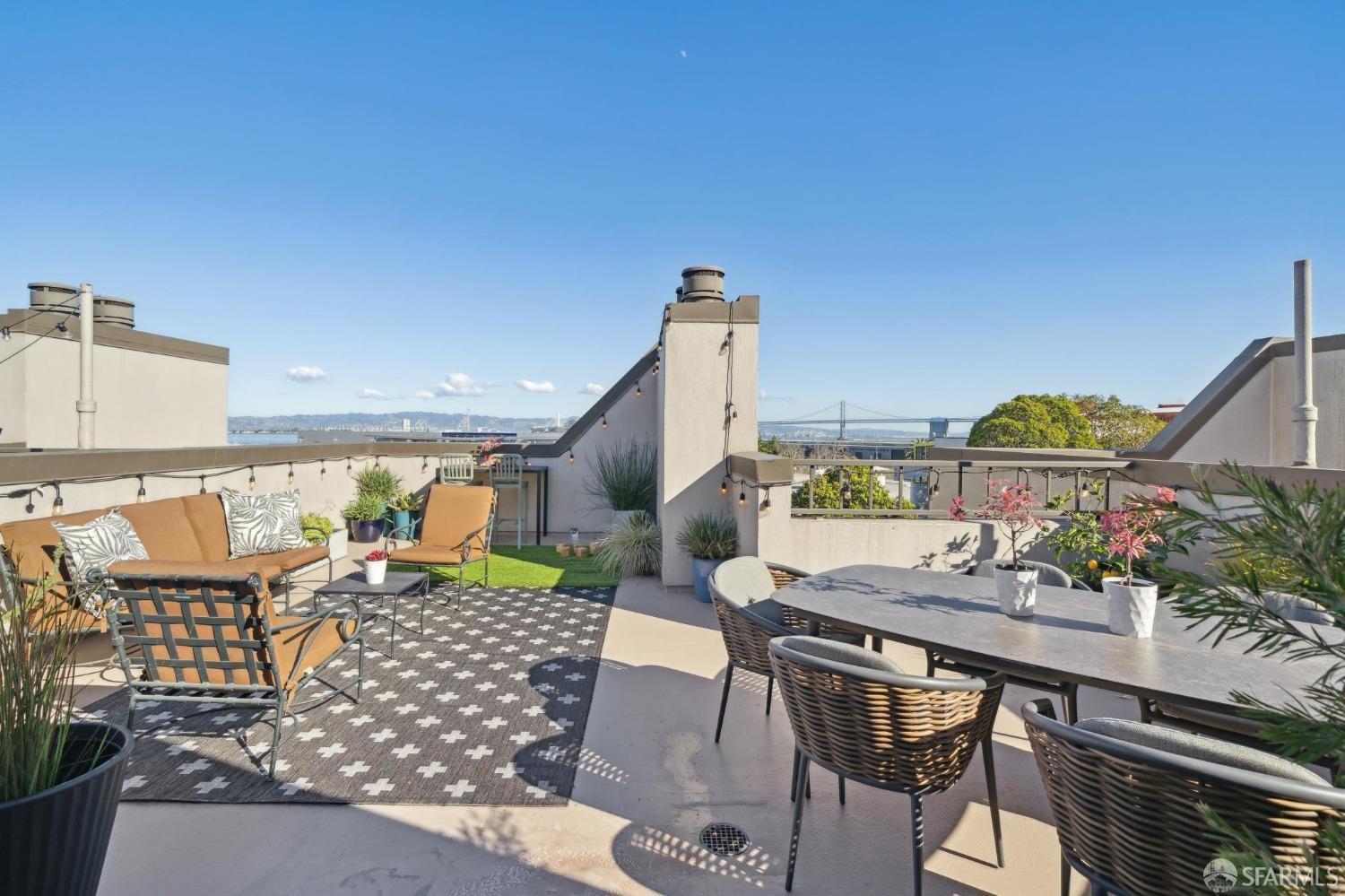 156 Lombard Street # 32