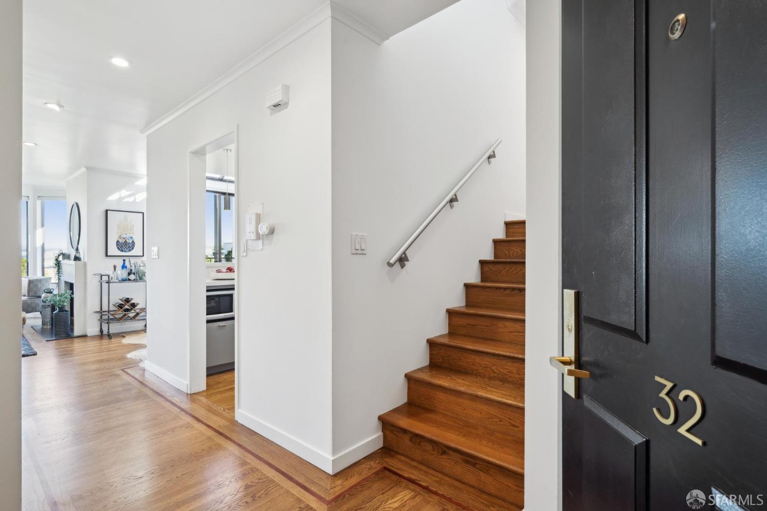 156 Lombard Street # 32