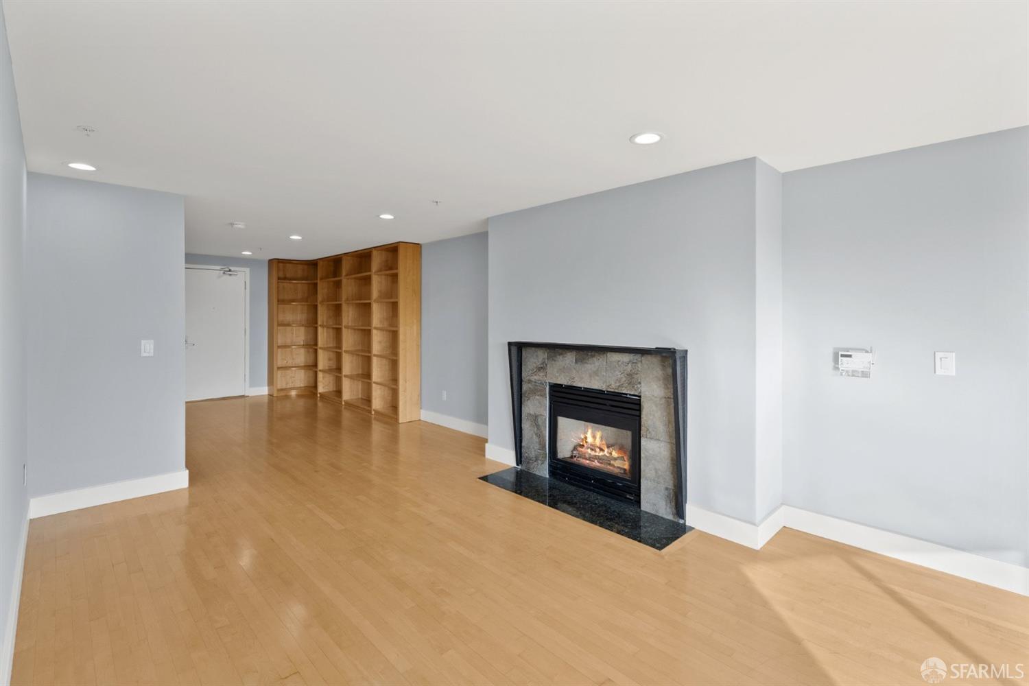 588 South Van Ness Avenue # 8