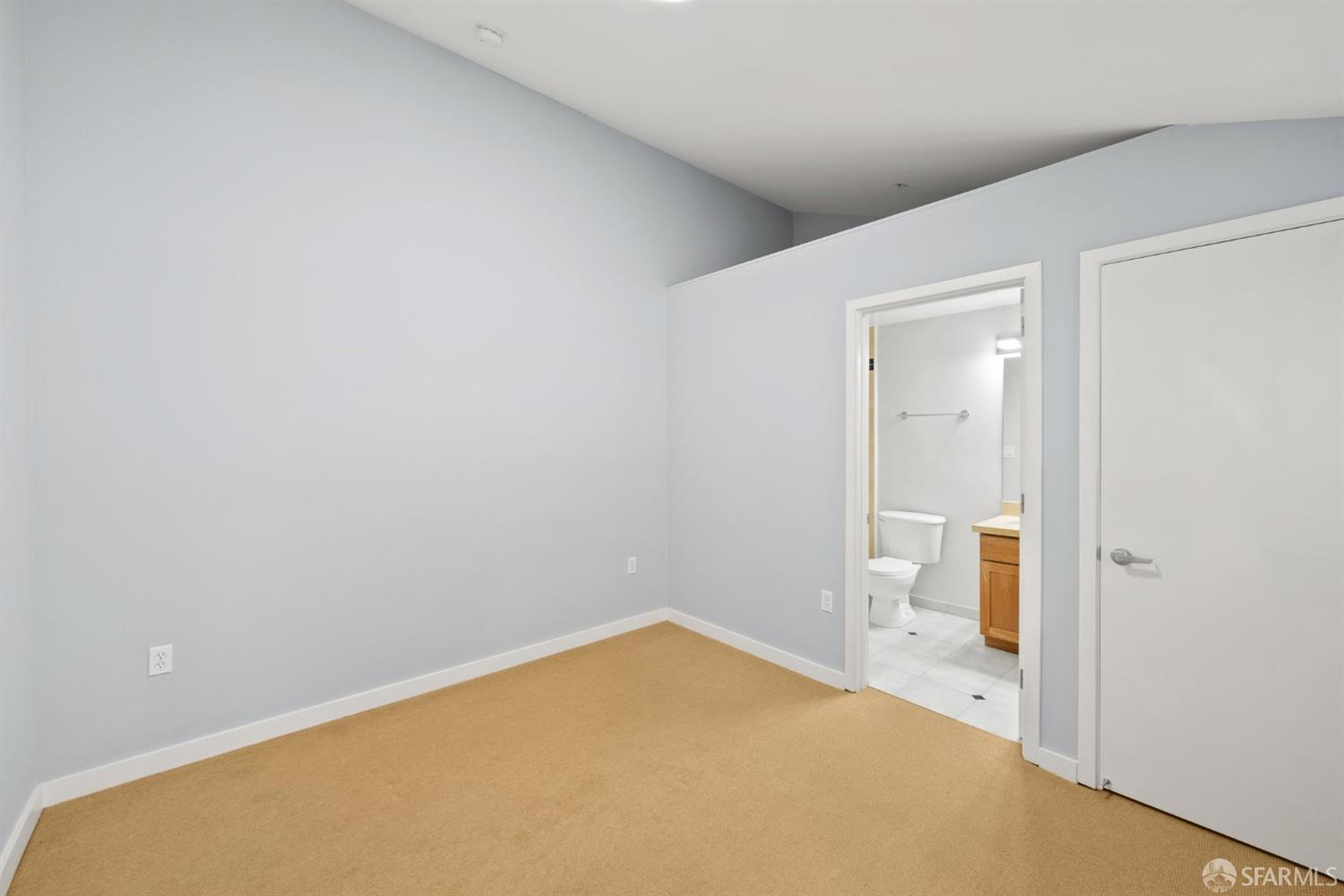 588 South Van Ness Avenue # 8