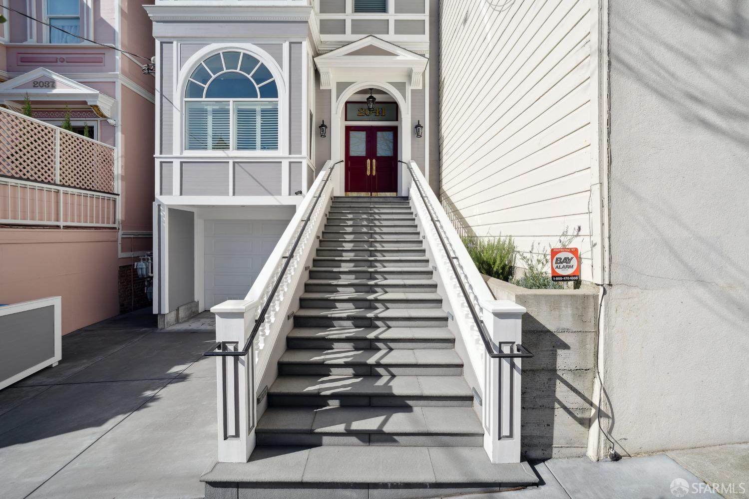 2041 Pierce Street