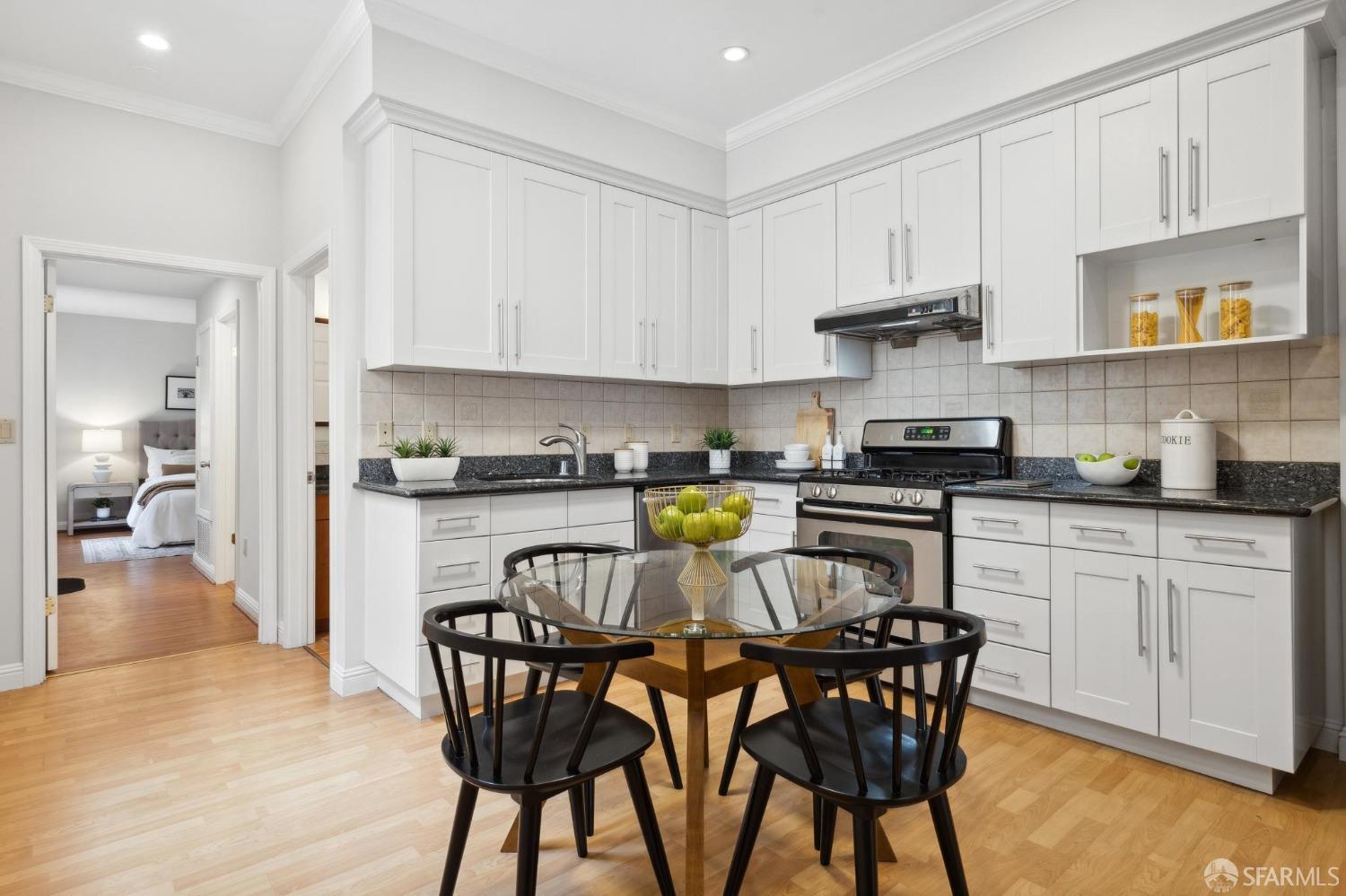 342-344 San Carlos Street