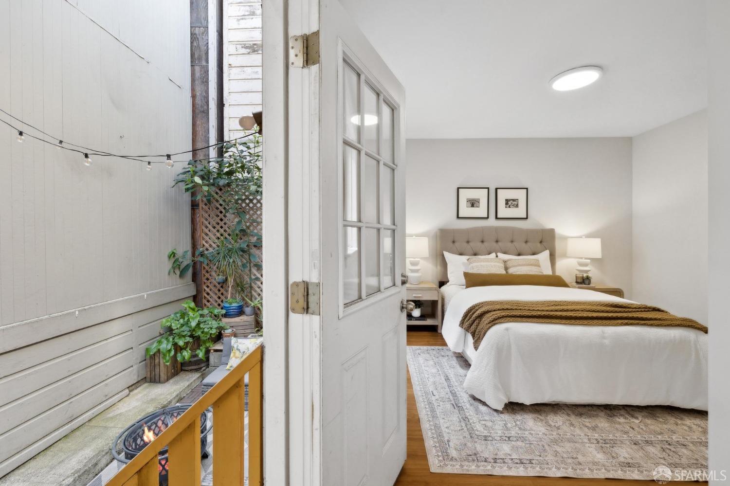 342-344 San Carlos Street