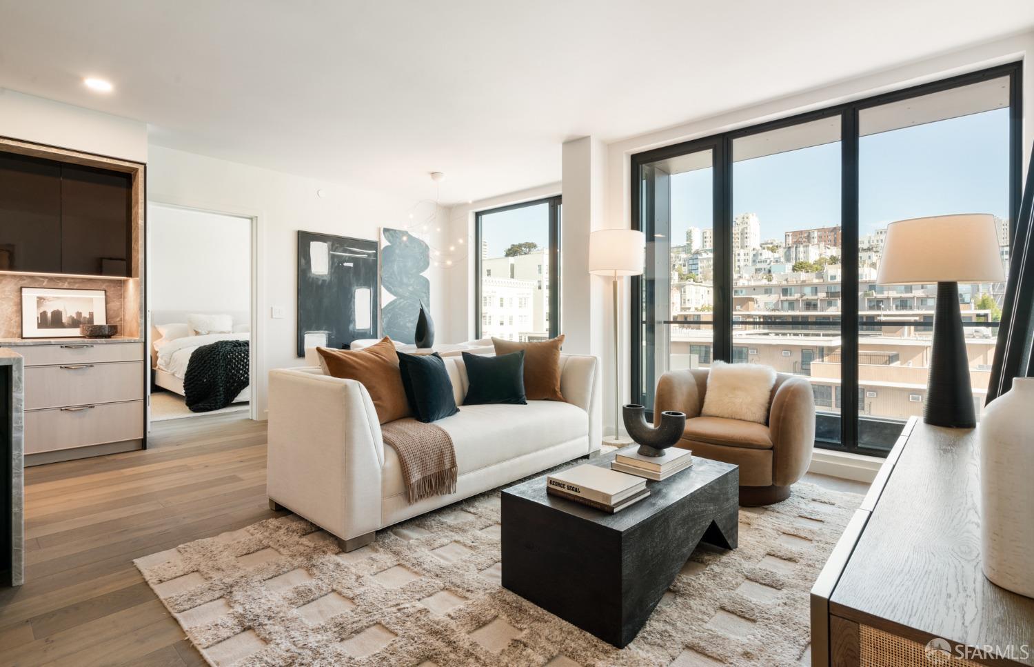 2525 Van Ness Avenue # 4 Unit: PH 4