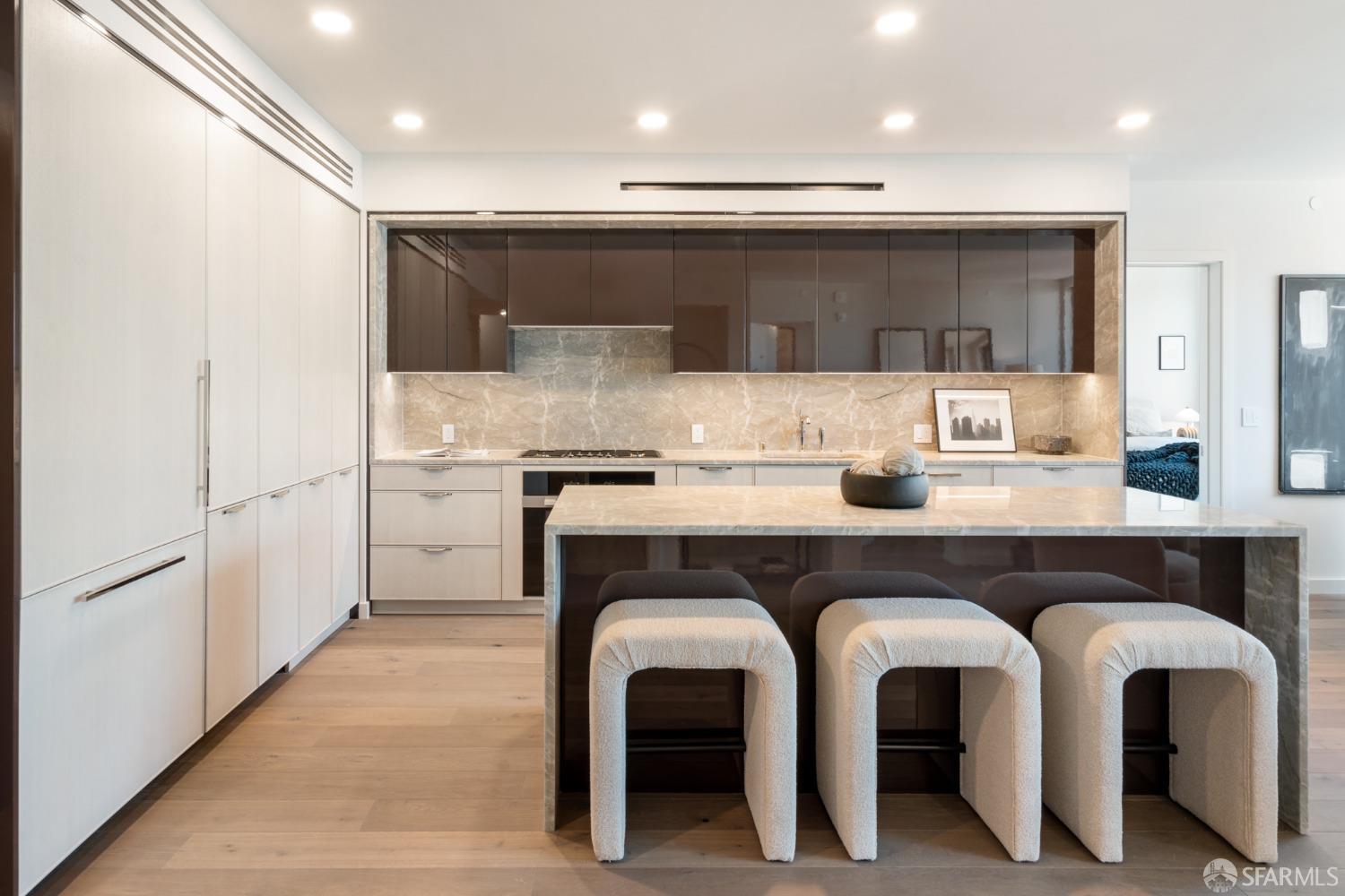 2525 Van Ness Avenue # 4 Unit: PH 4