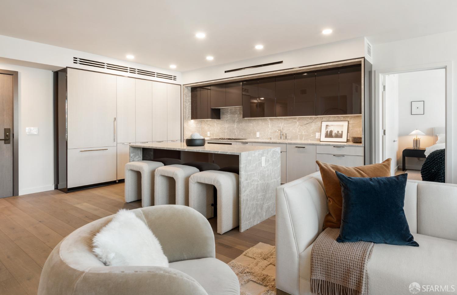 2525 Van Ness Avenue # 4 Unit: PH 4