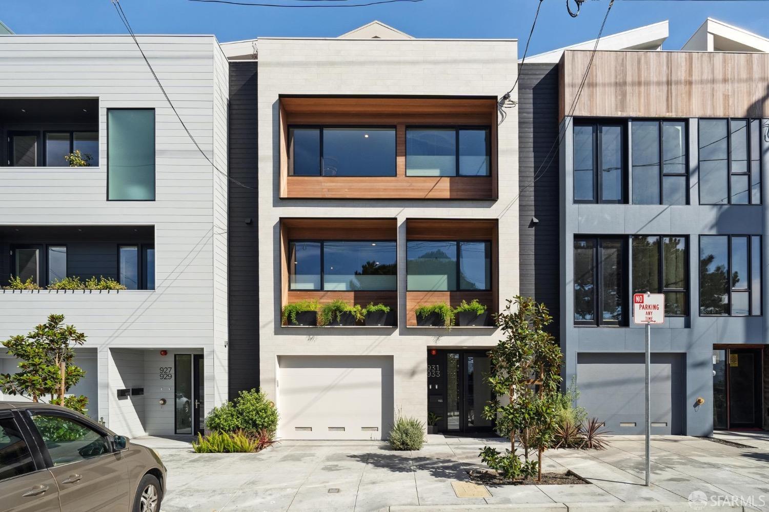 933 Kansas Street