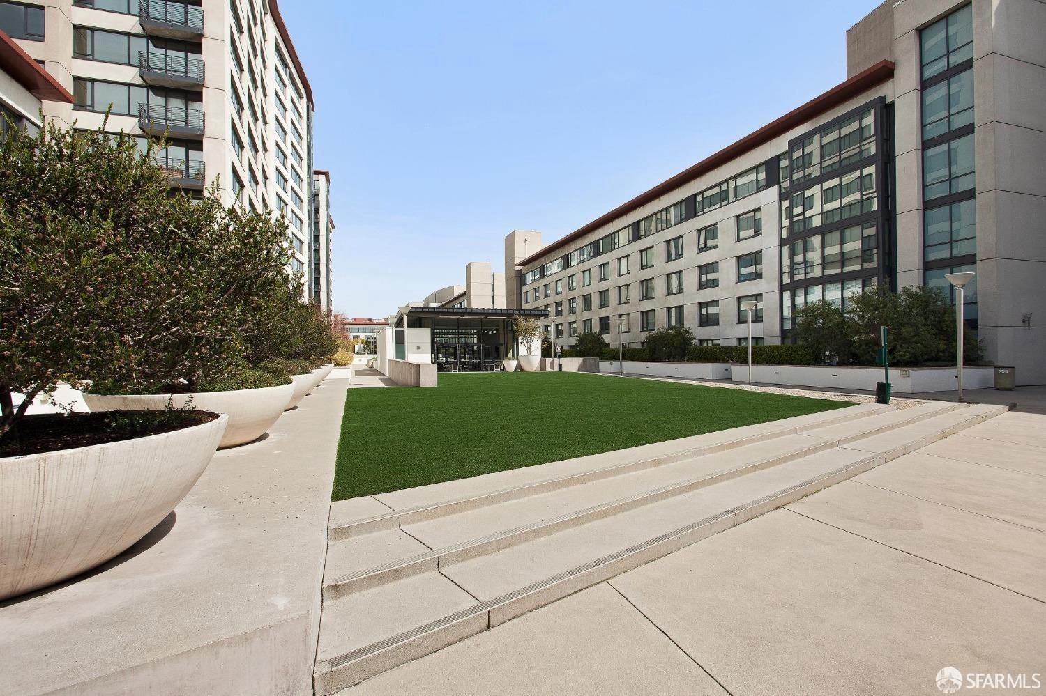 260 King Street # 1411