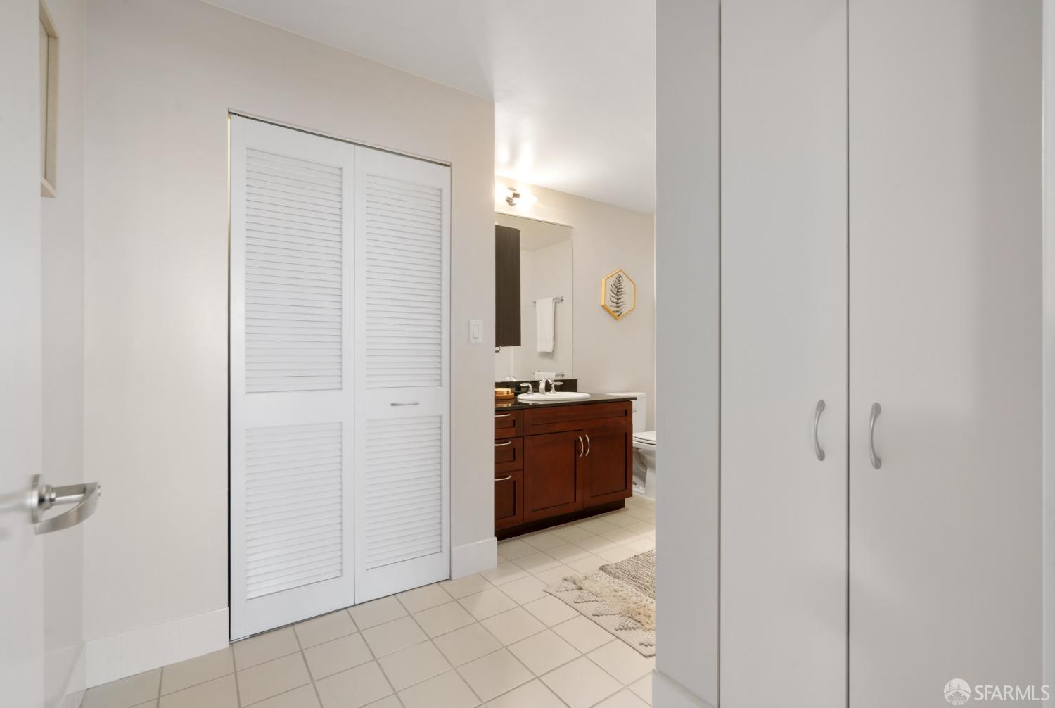 260 King Street # 1411