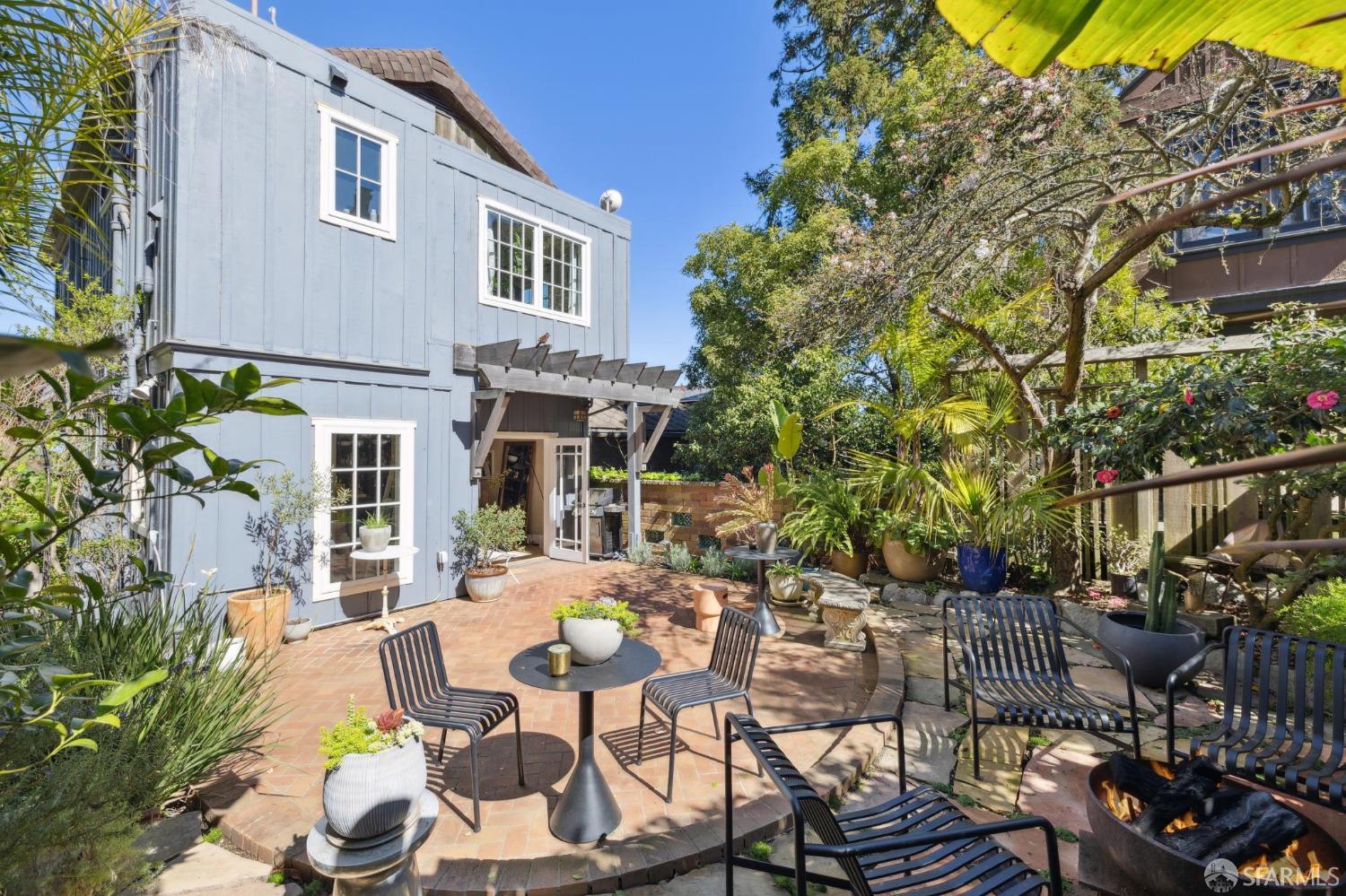 83 Farnsworth Lane