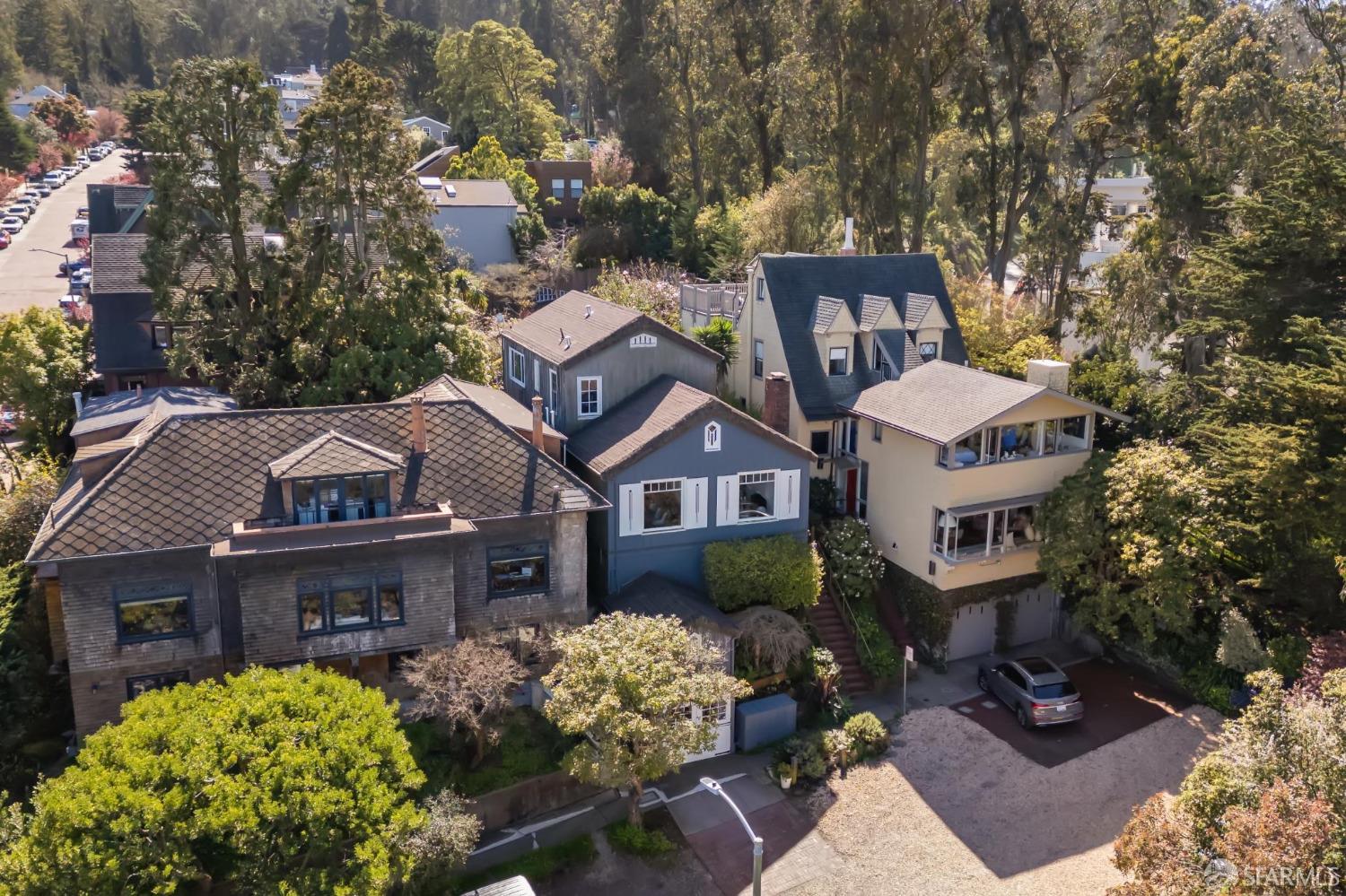83 Farnsworth Lane