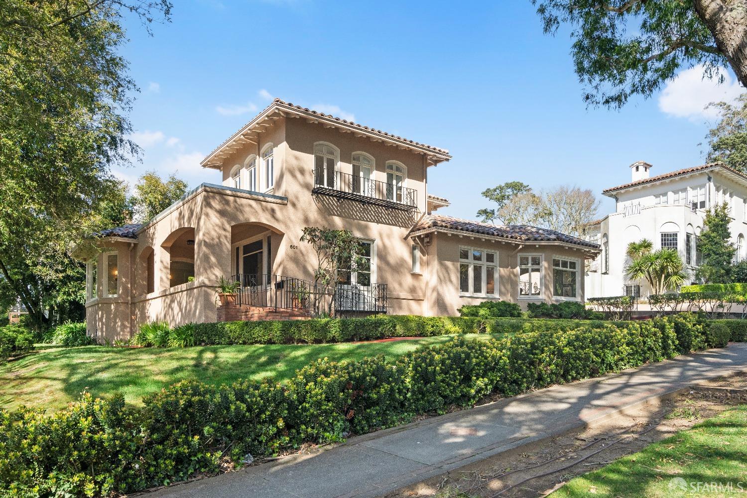 601 St Francis Boulevard