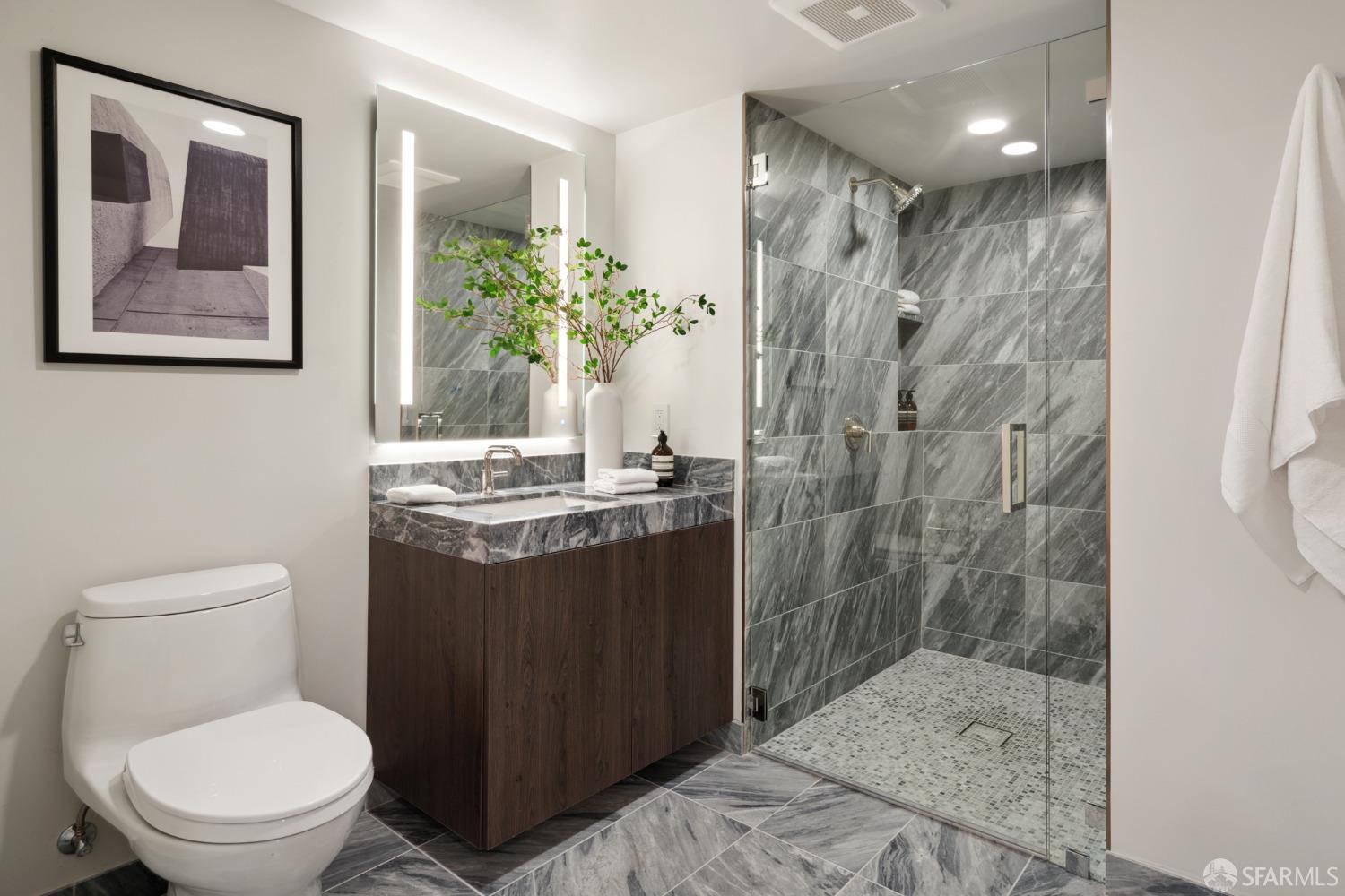 2525 Van Ness Avenue # 401