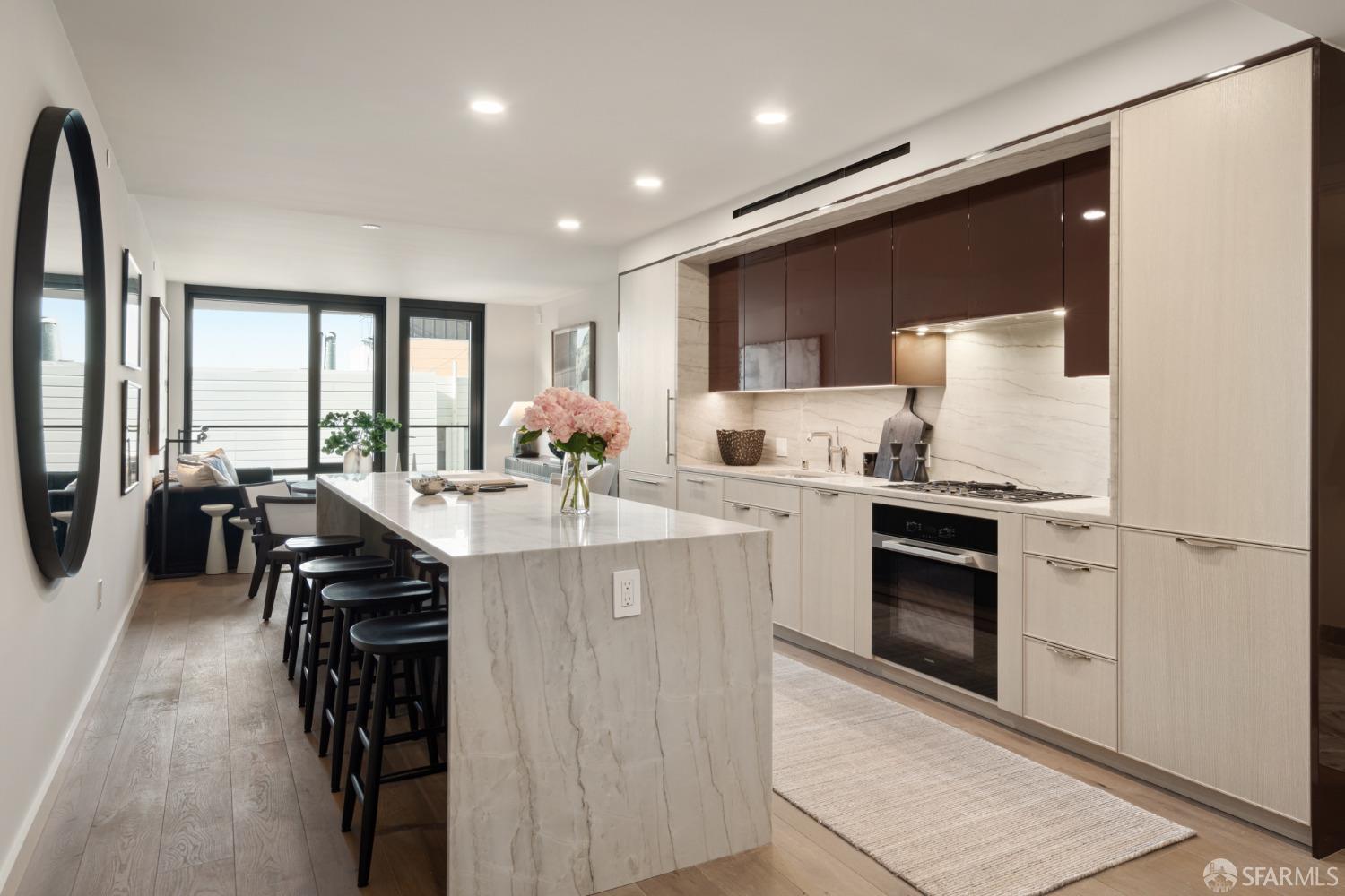 2525 Van Ness Avenue # 401