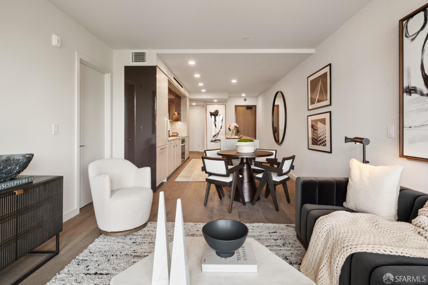 2525 Van Ness Avenue # 401