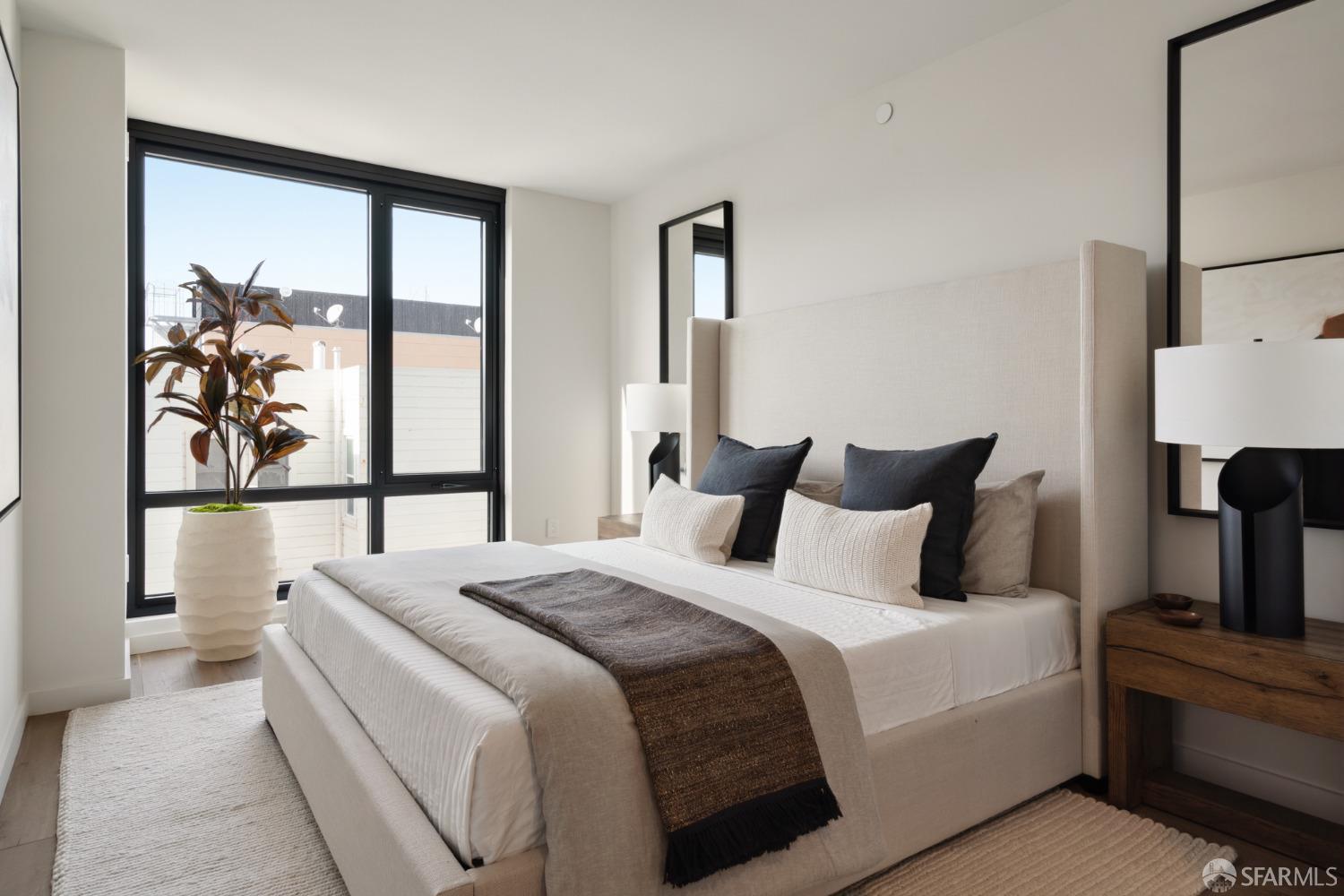 2525 Van Ness Avenue # 401