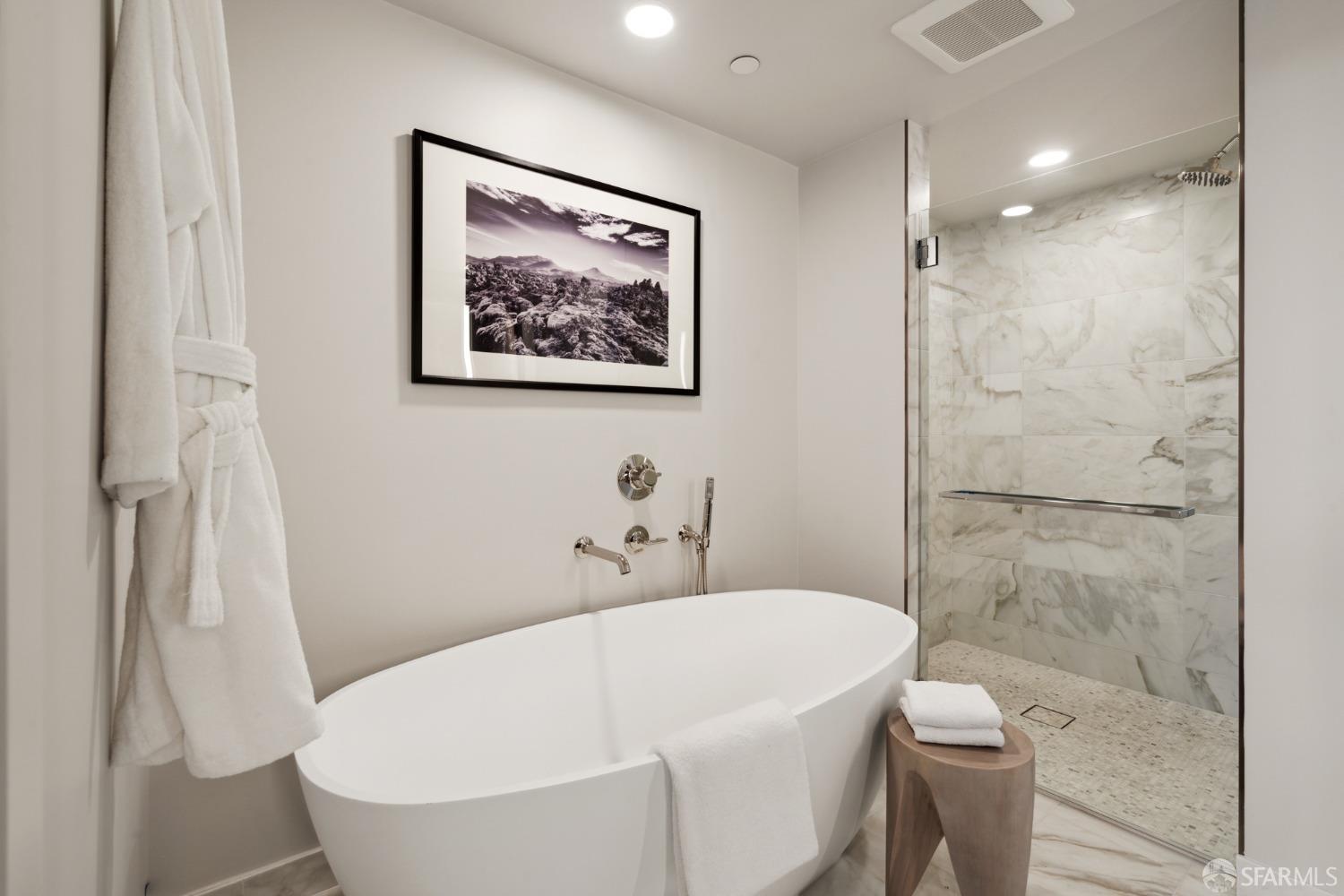 2525 Van Ness Avenue # 401