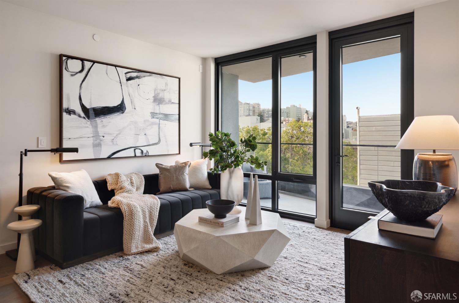 2525 Van Ness Avenue # 401