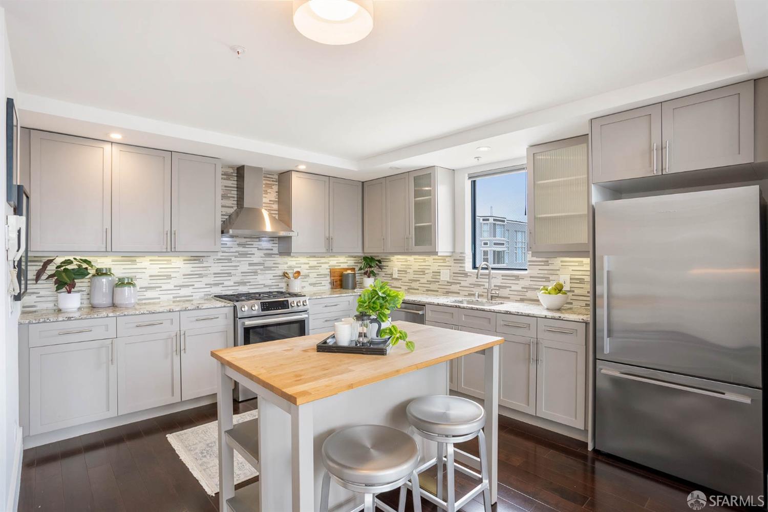 221 Clara Street # 14