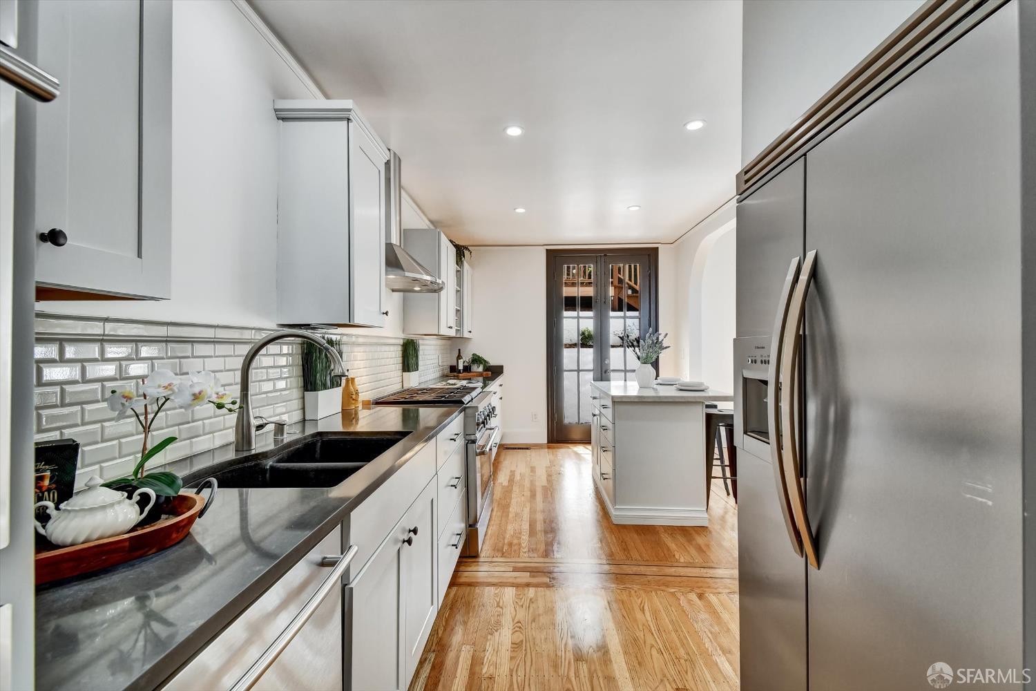 224 Twin Peaks Boulevard