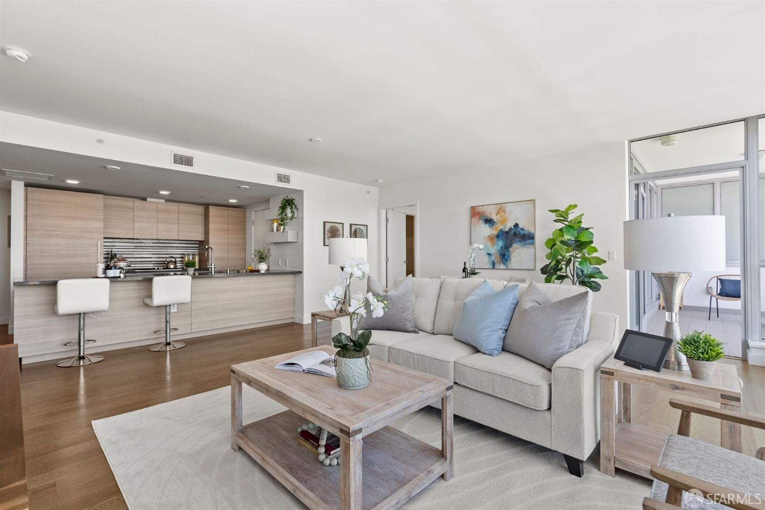 718 Long Bridge Street # 1401