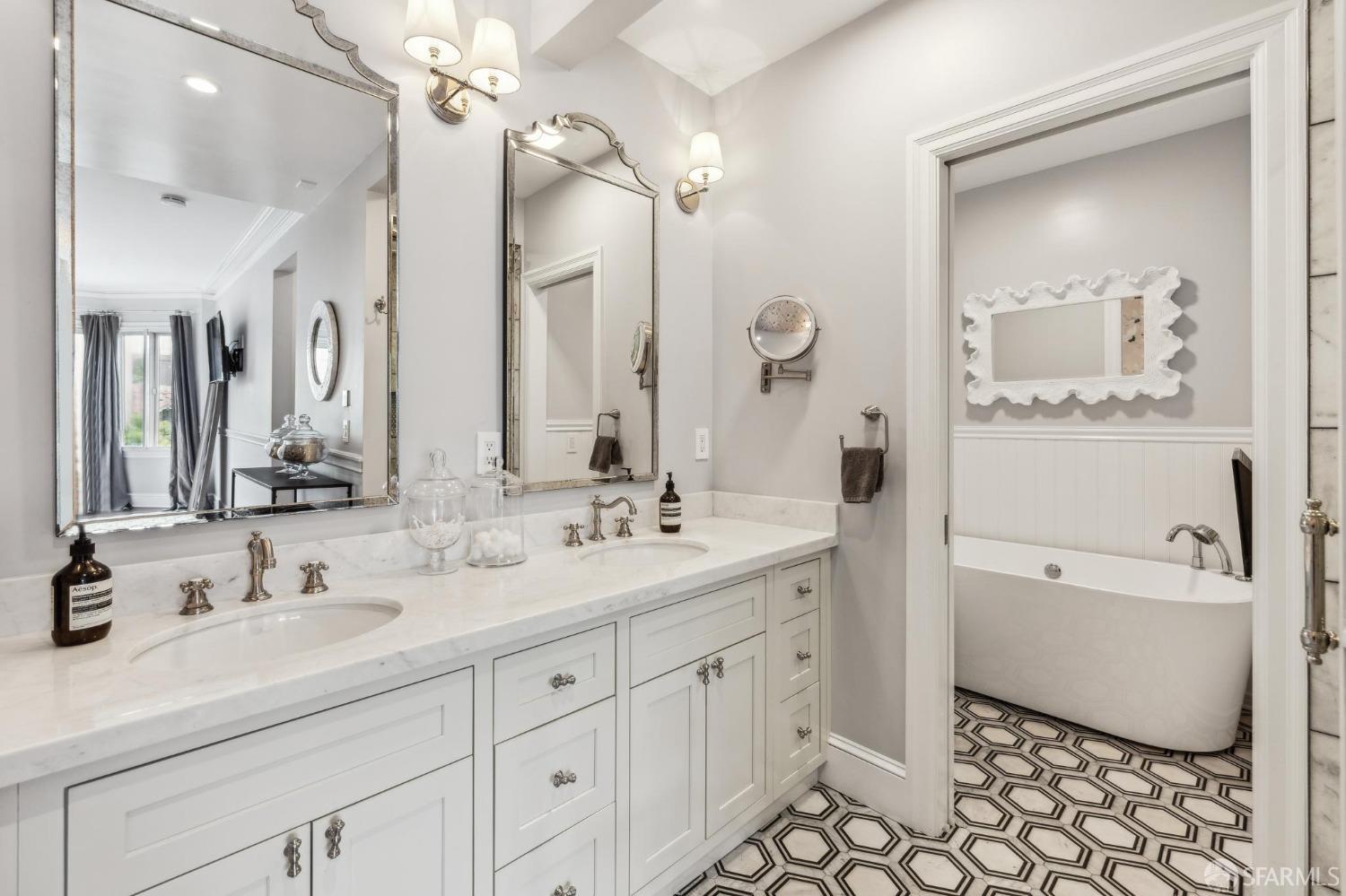 2033 Leavenworth Street # D