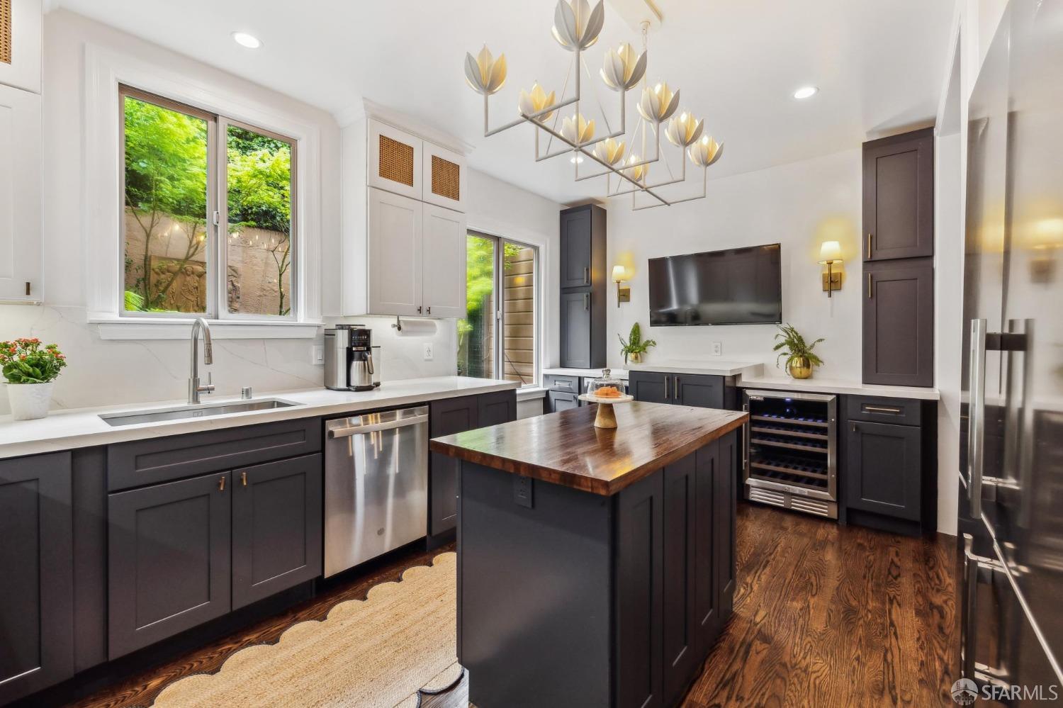 2033 Leavenworth Street # D