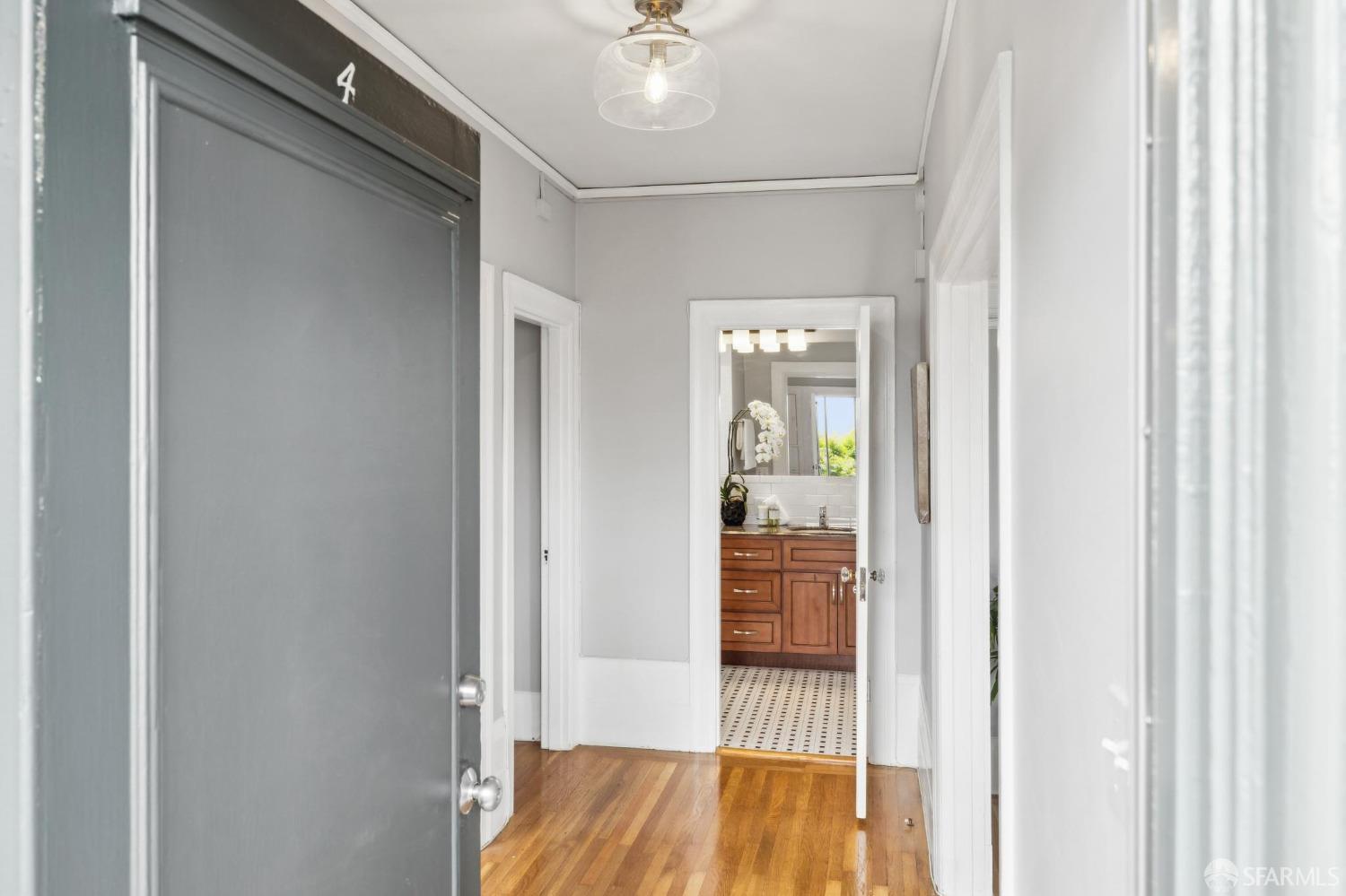 1250 Vallejo Street # 4