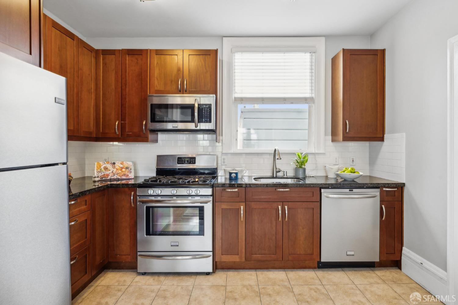 1250 Vallejo Street # 4