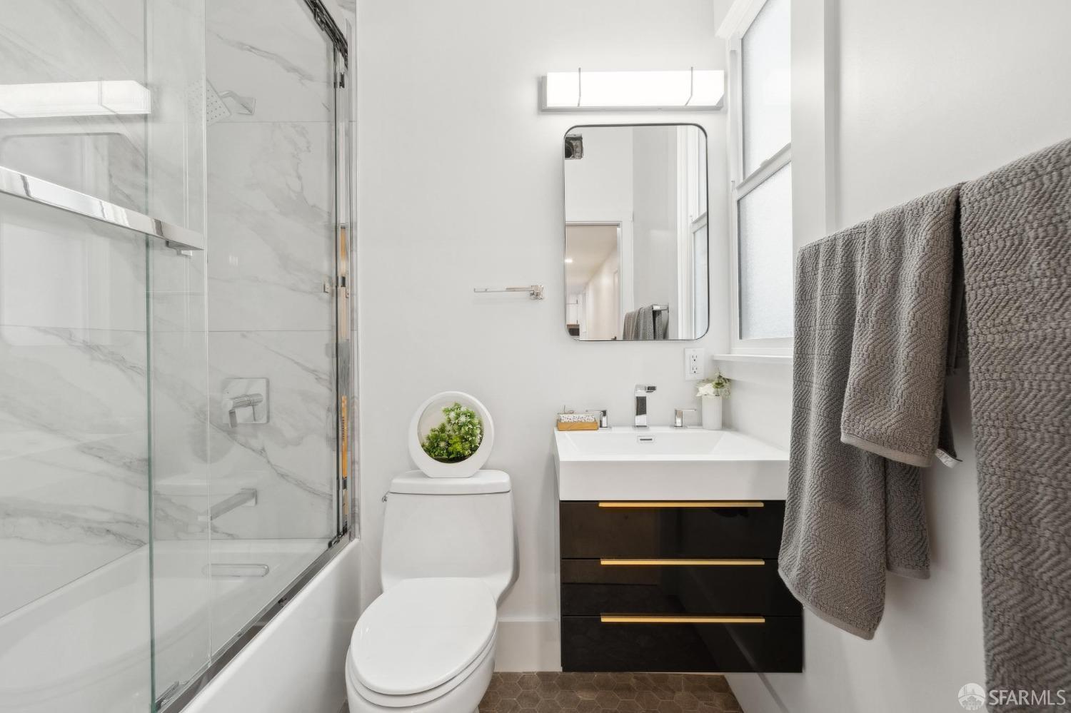 31 Romolo Place # 2