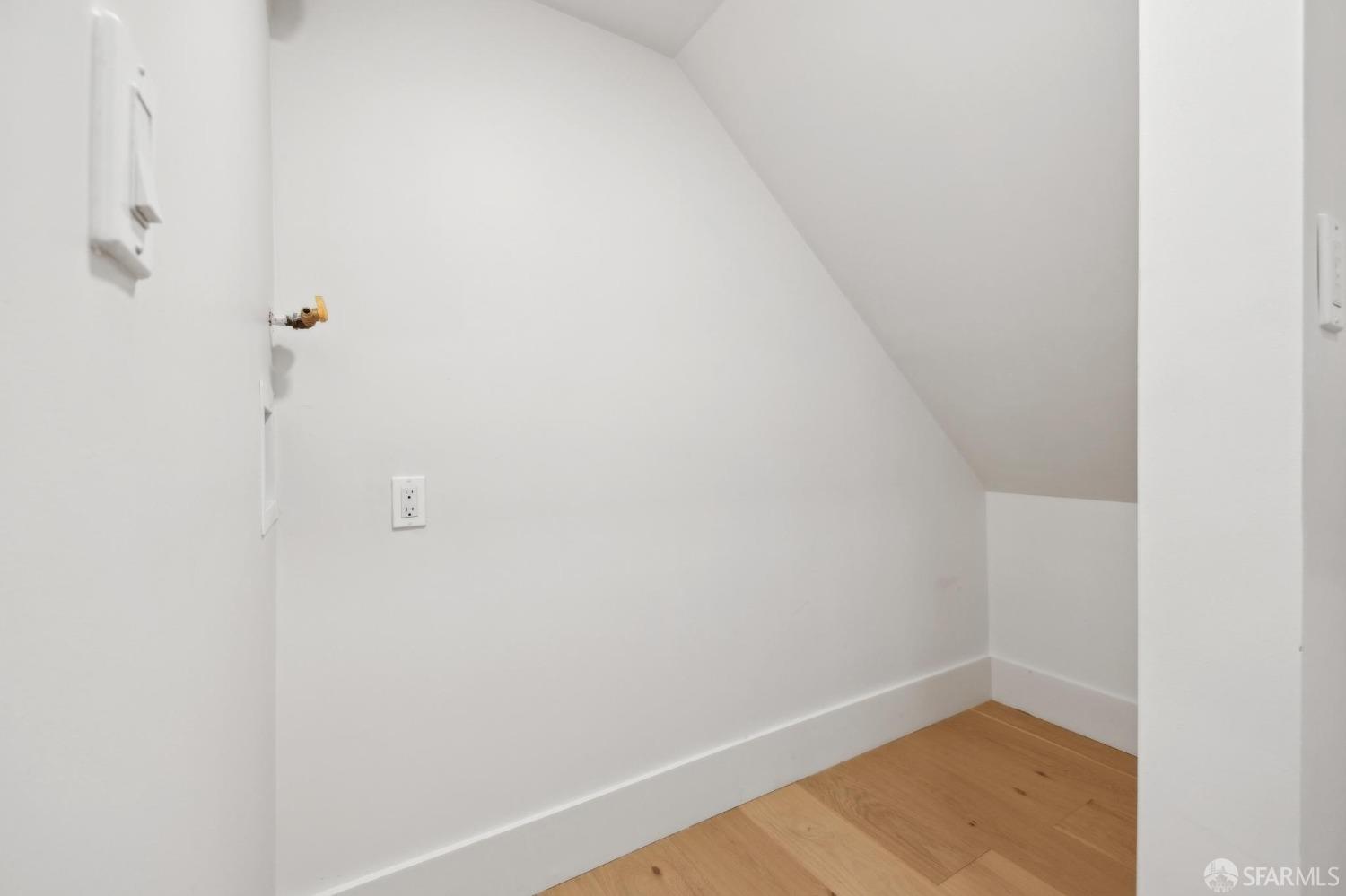 31 Romolo Place # 2