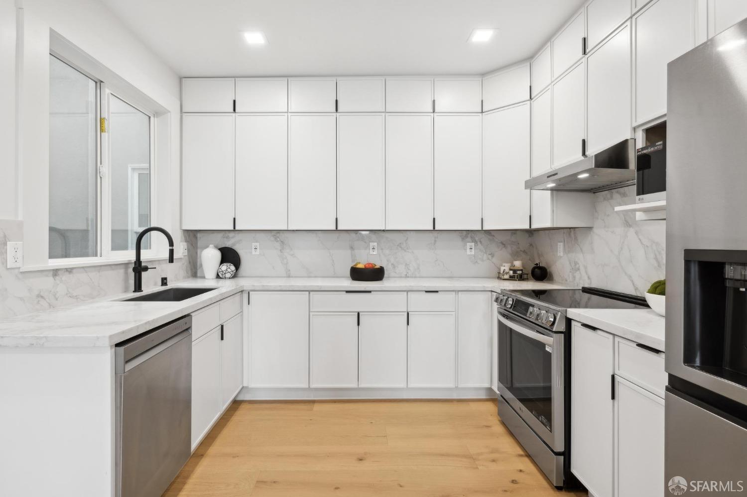 31 Romolo Place # 2