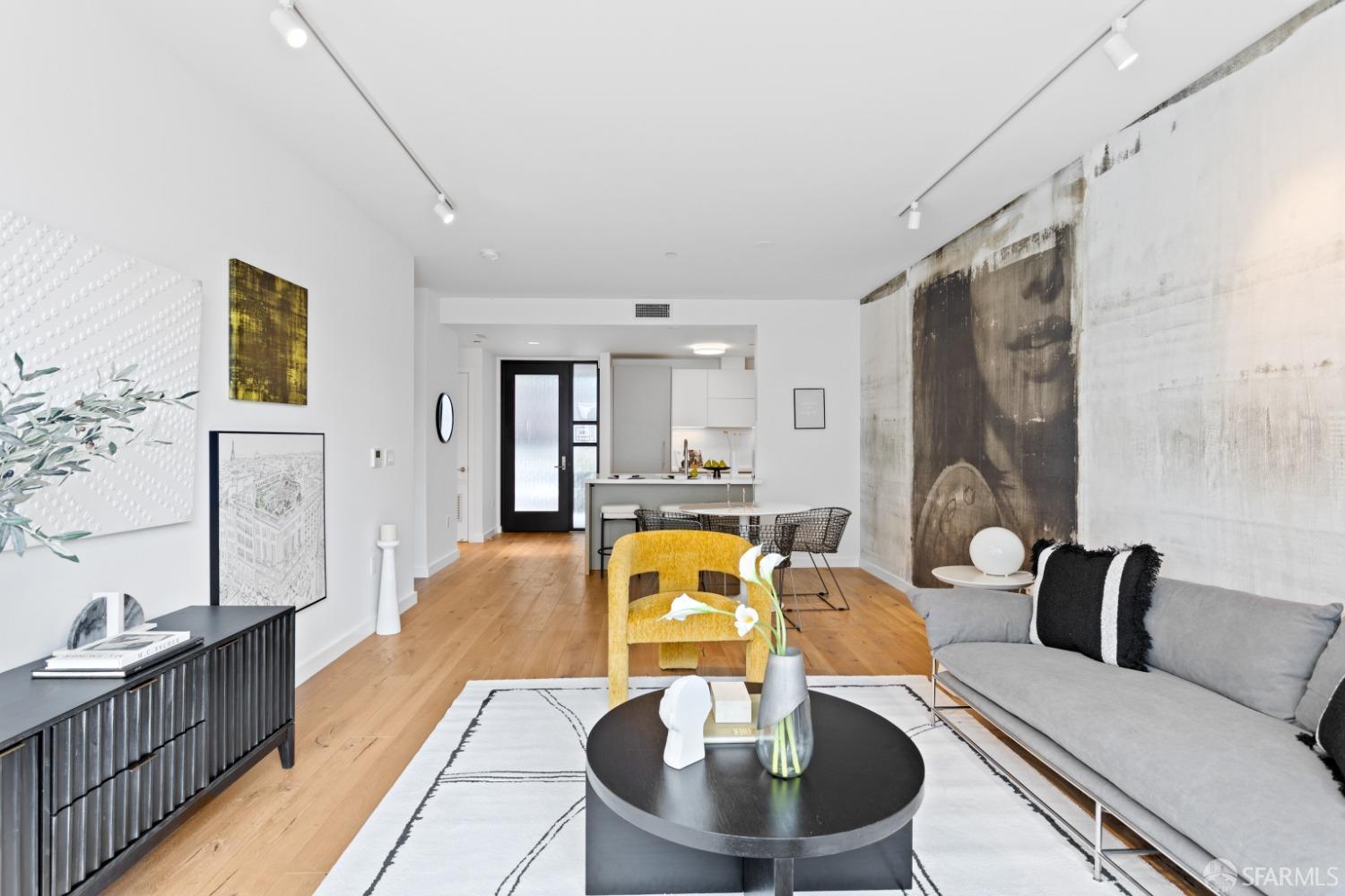 580 Hayes Street # 202