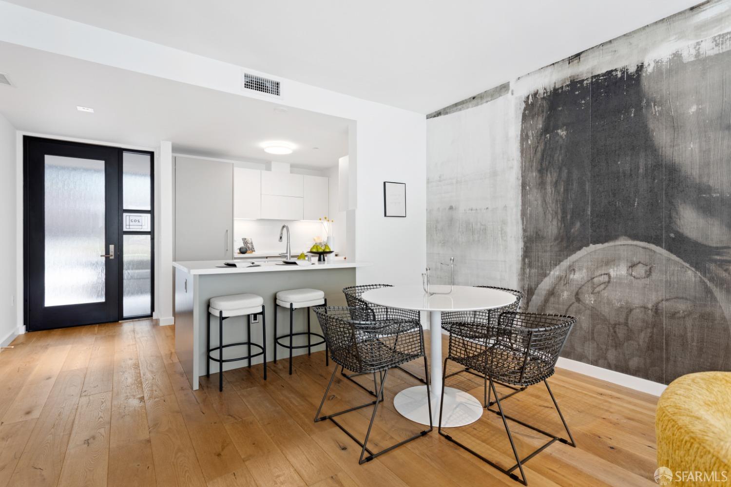 580 Hayes Street # 202