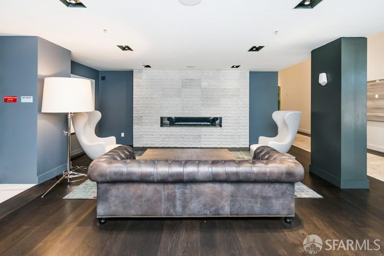 555 4th Street # 438